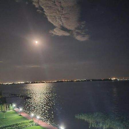 Deluxe Lake View Mamaia Extérieur photo