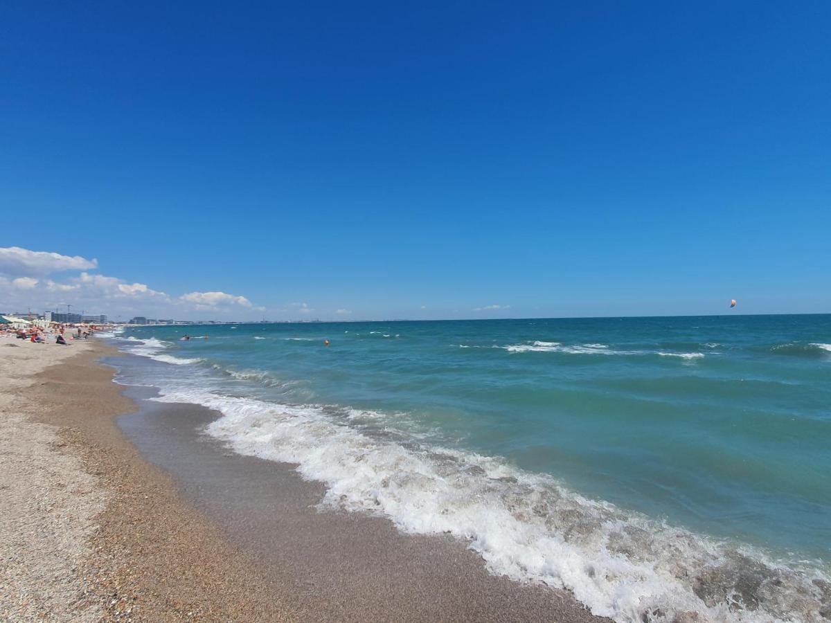 Deluxe Lake View Mamaia Extérieur photo