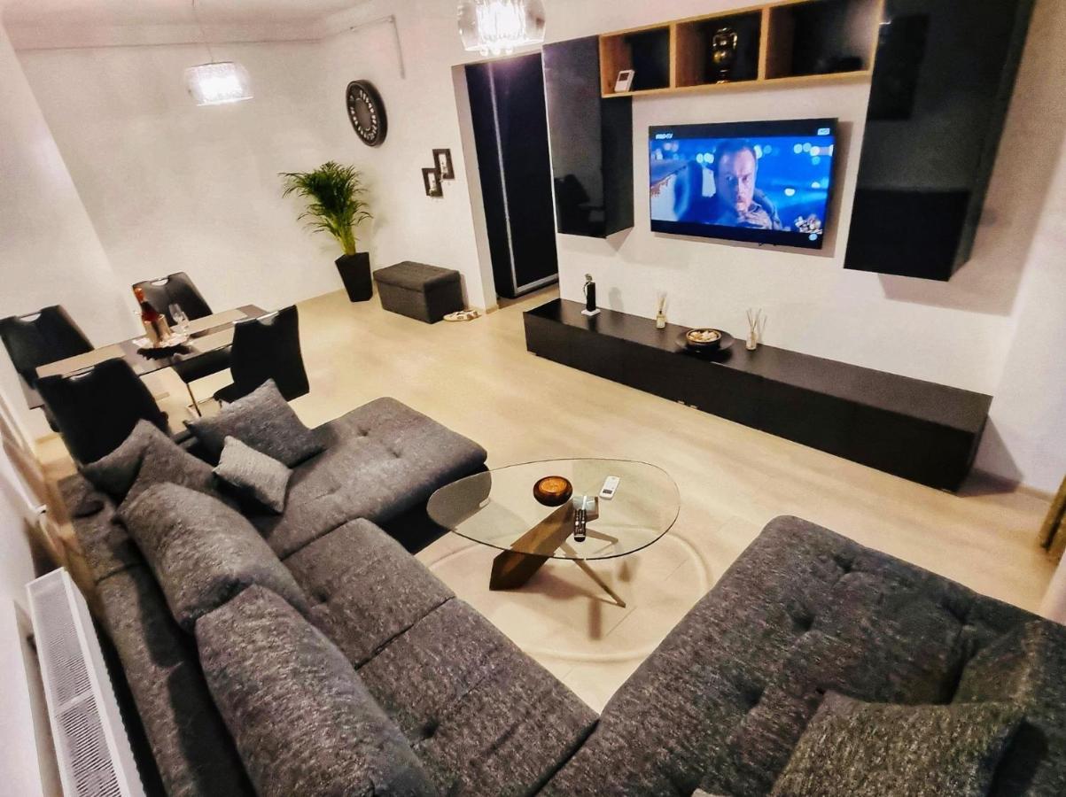 Deluxe Lake View Mamaia Extérieur photo