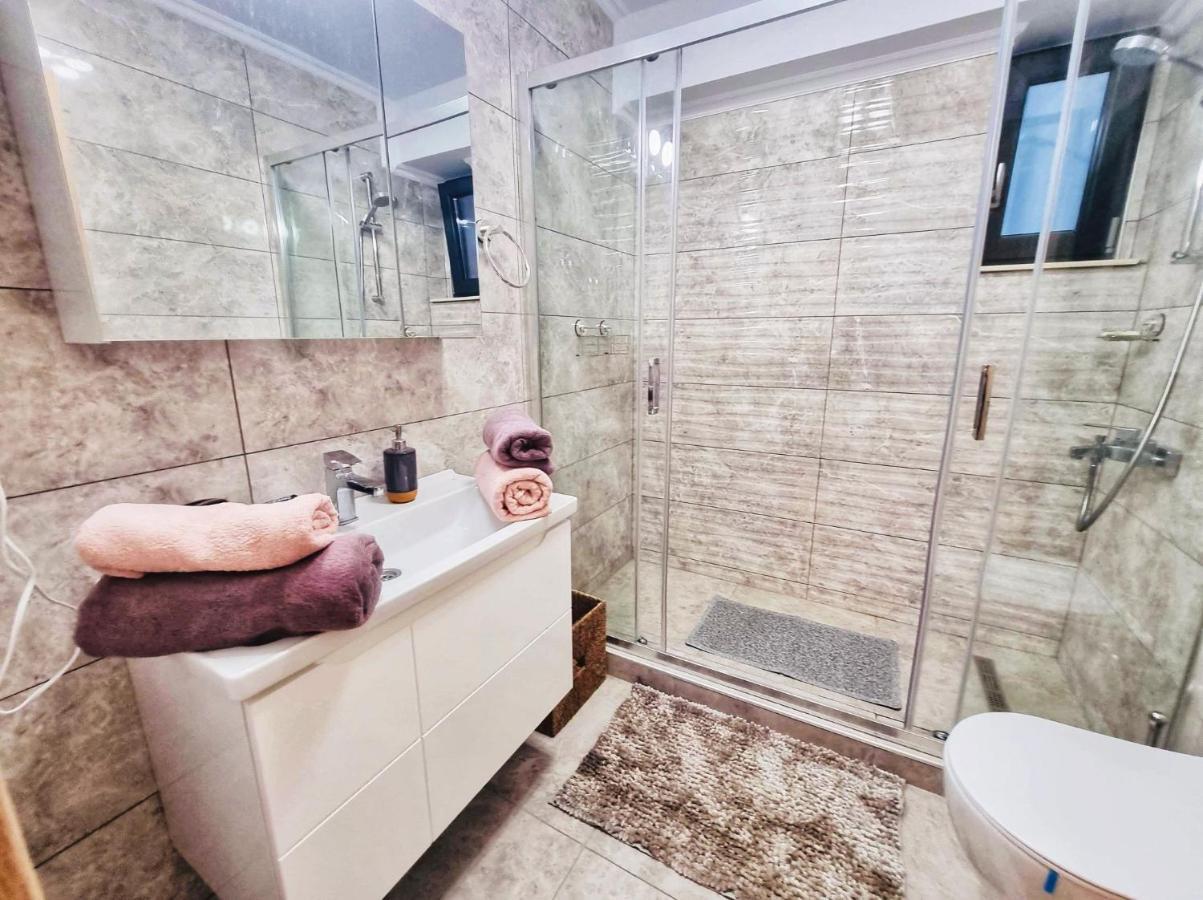 Deluxe Lake View Mamaia Extérieur photo