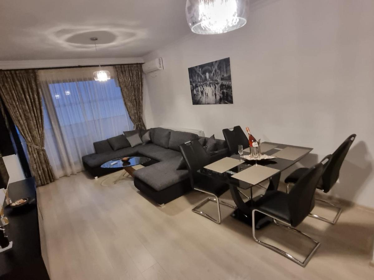 Deluxe Lake View Mamaia Extérieur photo