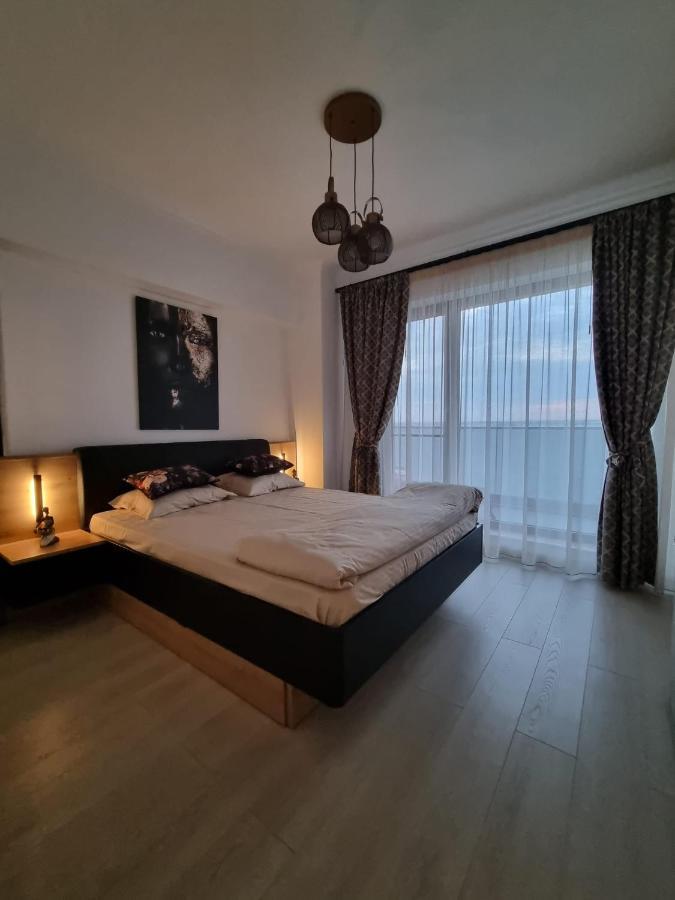 Deluxe Lake View Mamaia Extérieur photo
