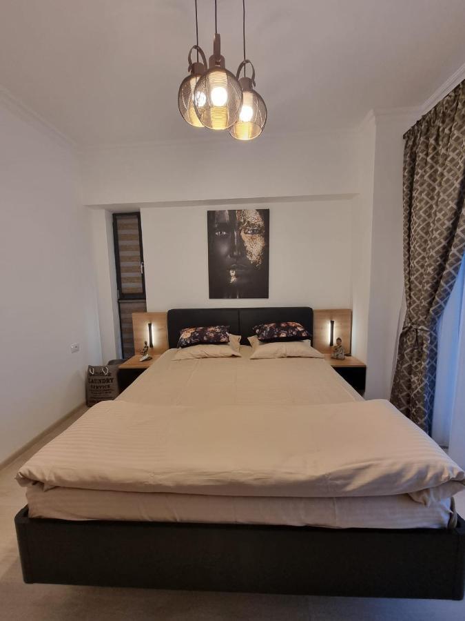 Deluxe Lake View Mamaia Extérieur photo