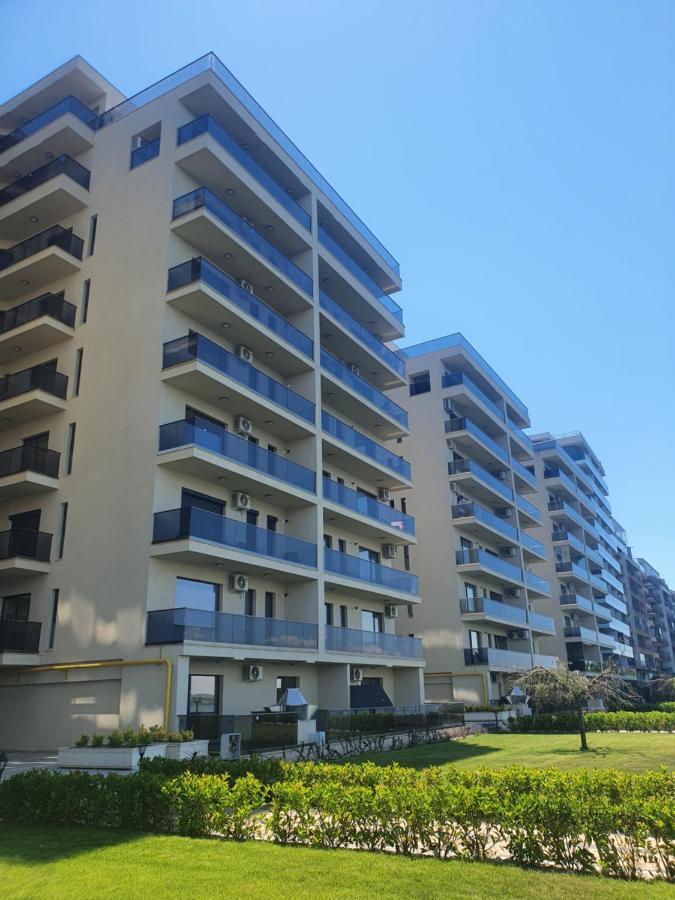 Deluxe Lake View Mamaia Extérieur photo